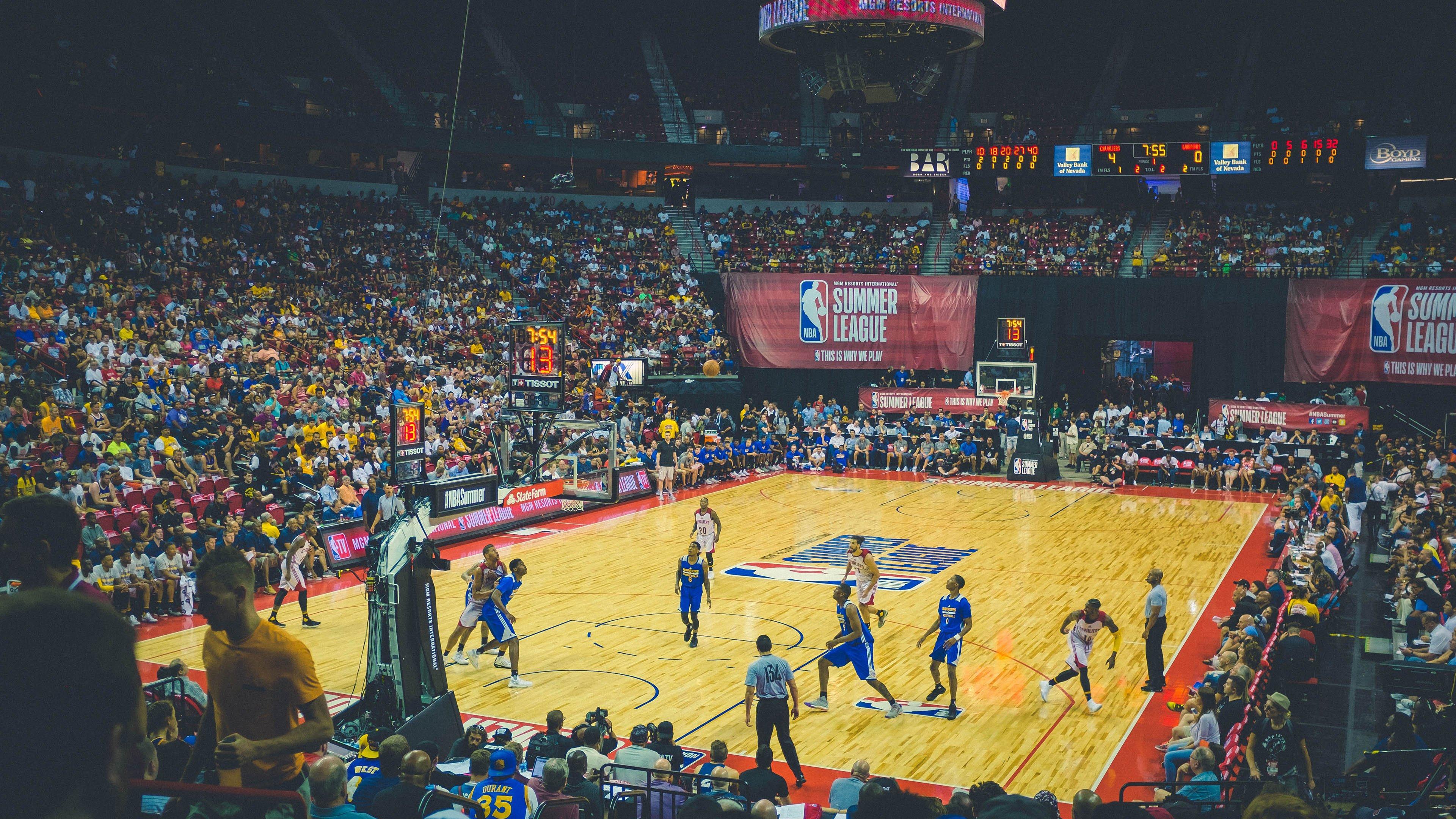 娜塔莉亚·布莱恩特南加大电影系毕业 瓦妮莎见证荣耀时刻延续科比精神